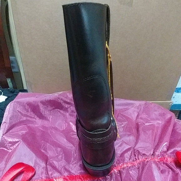 Brand new boots with tag and no box - Picture 4 of 5